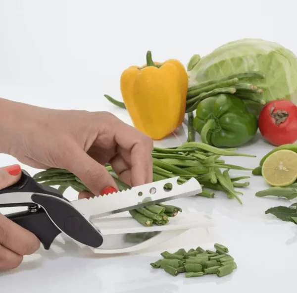 Multi Functional 4 in 1 Kitchen Vegetable Smart Cutter and Chopper
